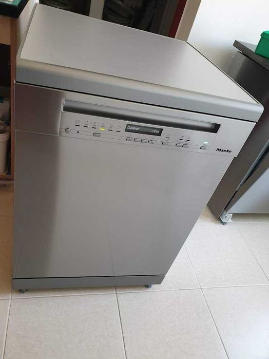 Inox - Съдомиялна Miele - Auto Open - 14 Комплекта - Свободностояща