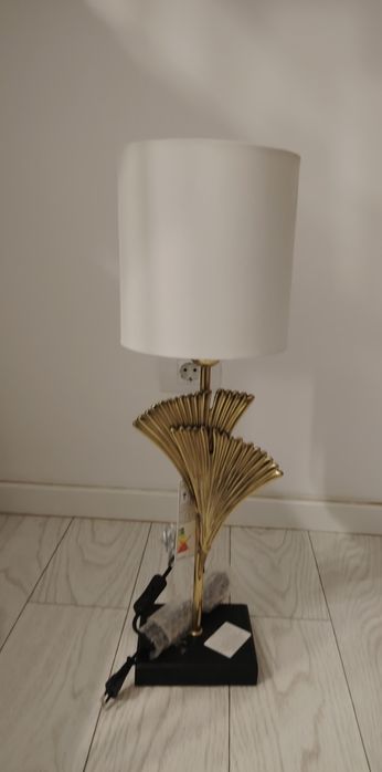 Veioza ,lampa cu lumina calda