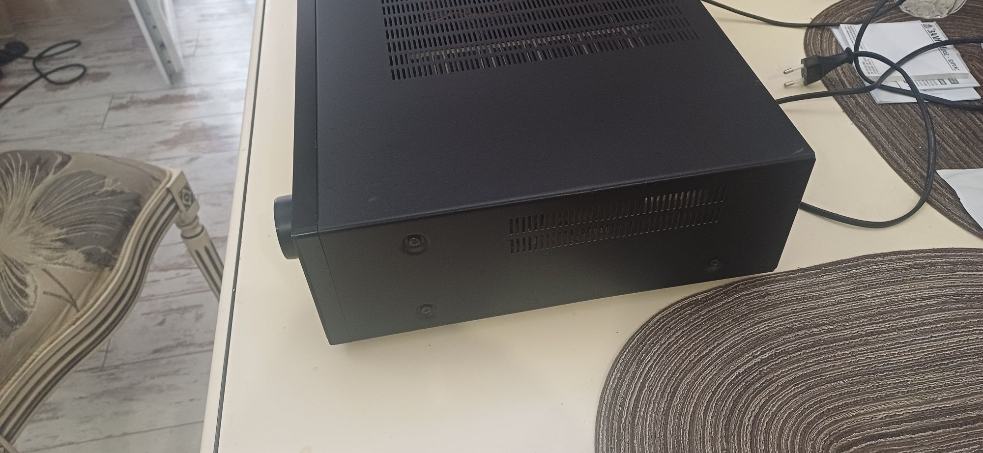 Продавам мощен усилвател Luxman a353