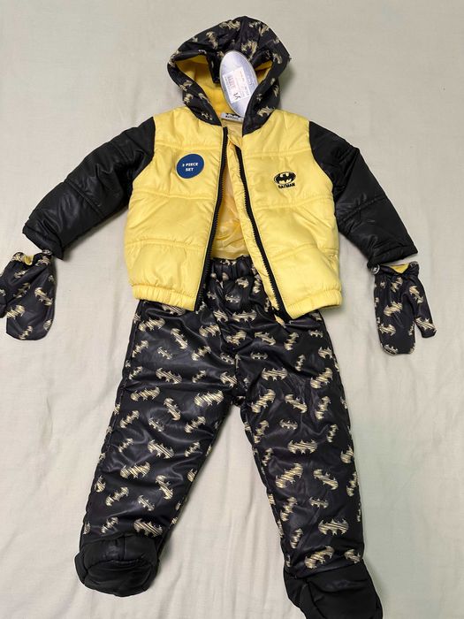 НОВ сет от зимно яке ,шушляков панталон и ръкавици Batman