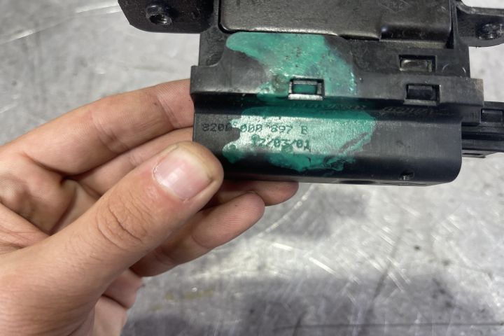 Broasca hayon 8200000897B / 8200 000 897 B Renault Laguna a 2-a gener