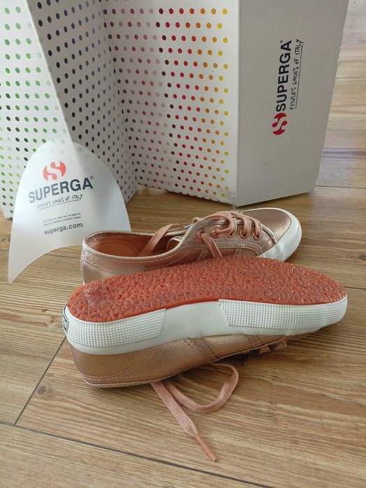Чисто нови кецове на Марката Superga  цвят Rose Gold 35 размер