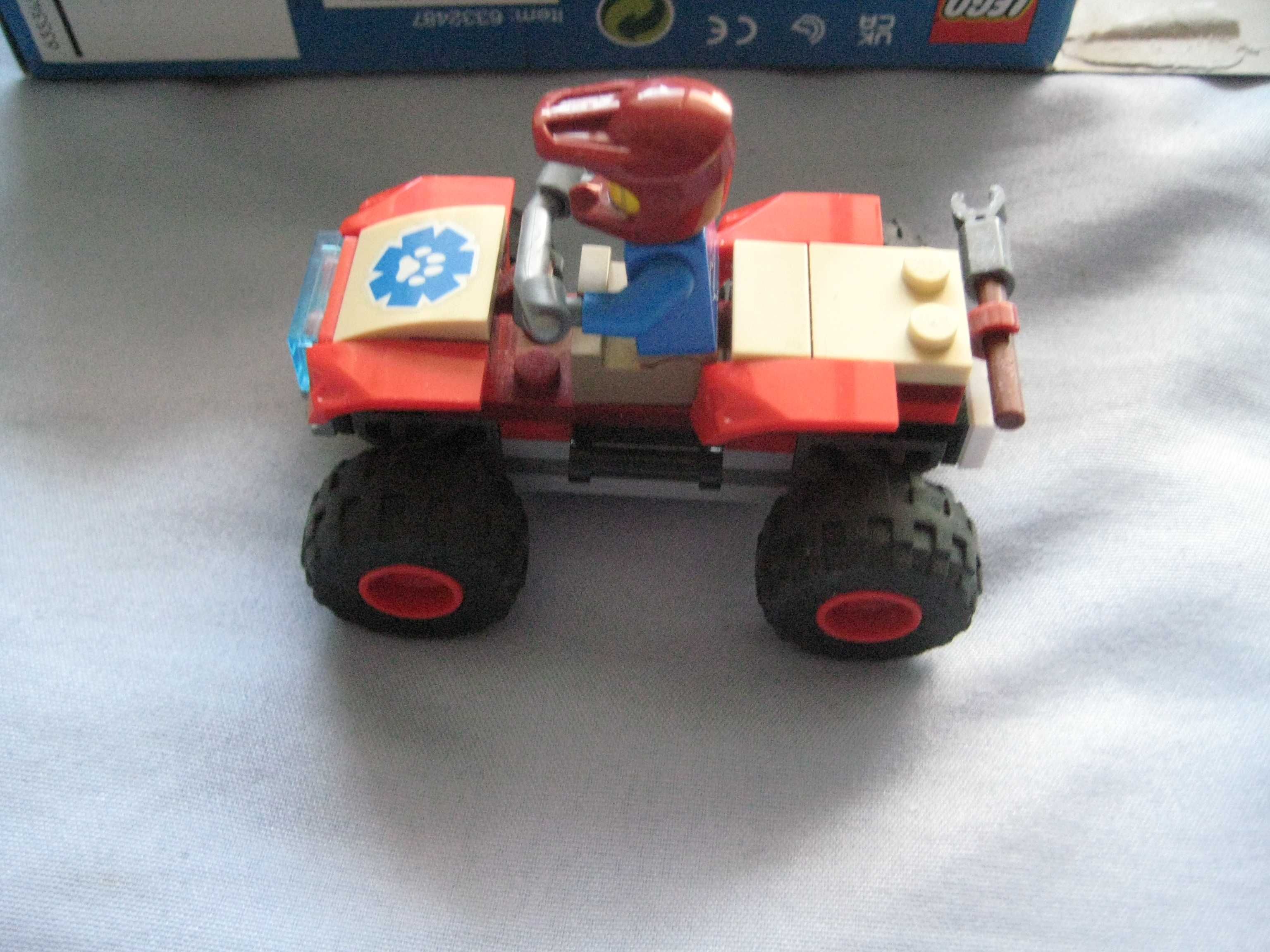 Продавам Lego 60300