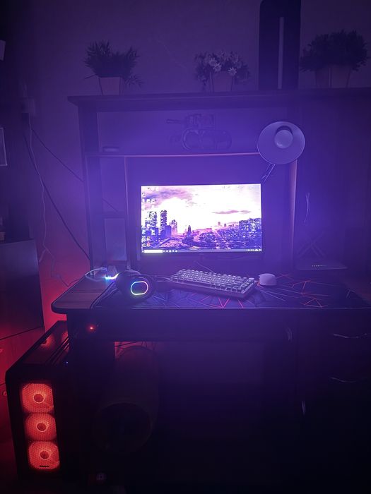 Прлдам пк срочно почти новый