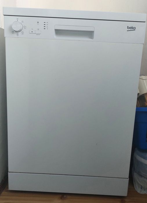 Посудомоечная машина. Продам с переездом посудомоечную машину .