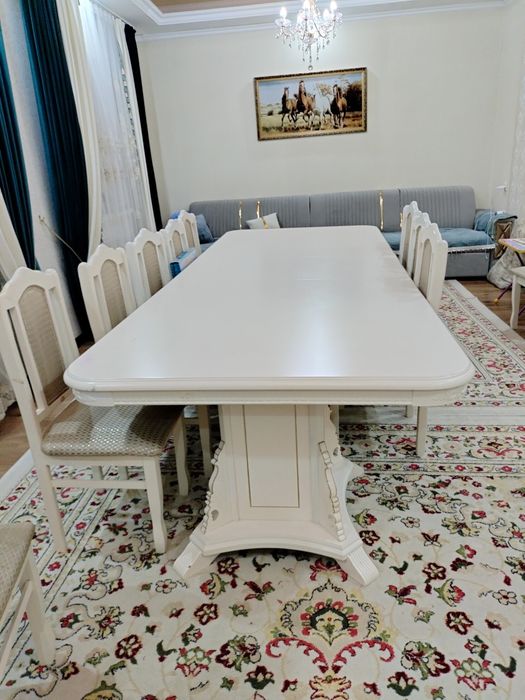 Стол для гостиной