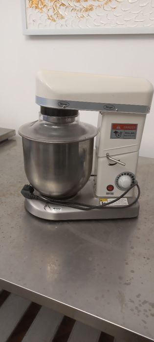 Срочно продаётся миксер + тестомес.