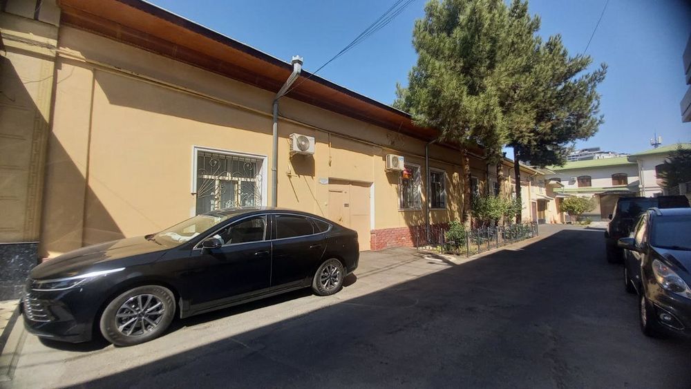 Уй сотилади ер нархида