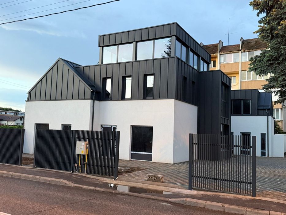 Clădire de vânzare pt birouri zona Iulius Mall