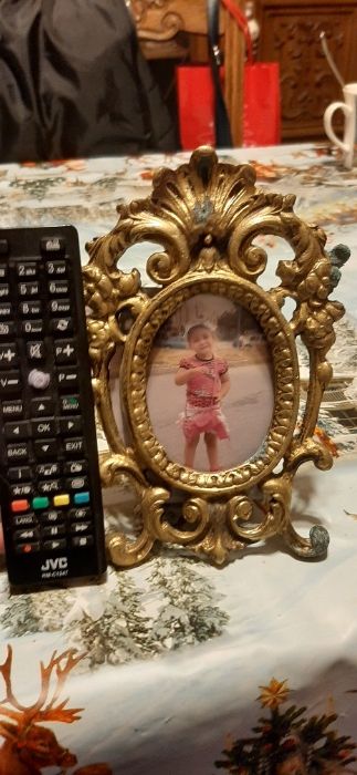 Месингова рамка за снимка ,коне пост.за  ножове,рози комплект