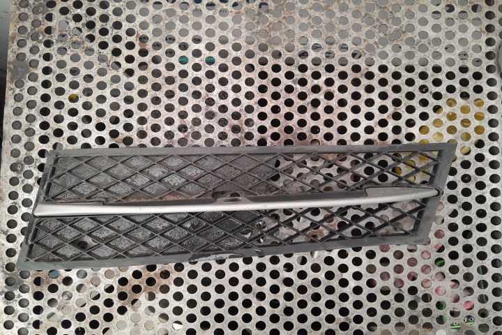 GRILA BARA FATA DREAPTA 7200699 MX1253 BMW Seria 5 F10 [2009 - 2013]