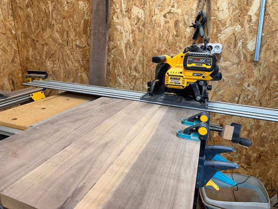 Fierastrau circular de mana cu sina DeWalt DCS520T2R-QW