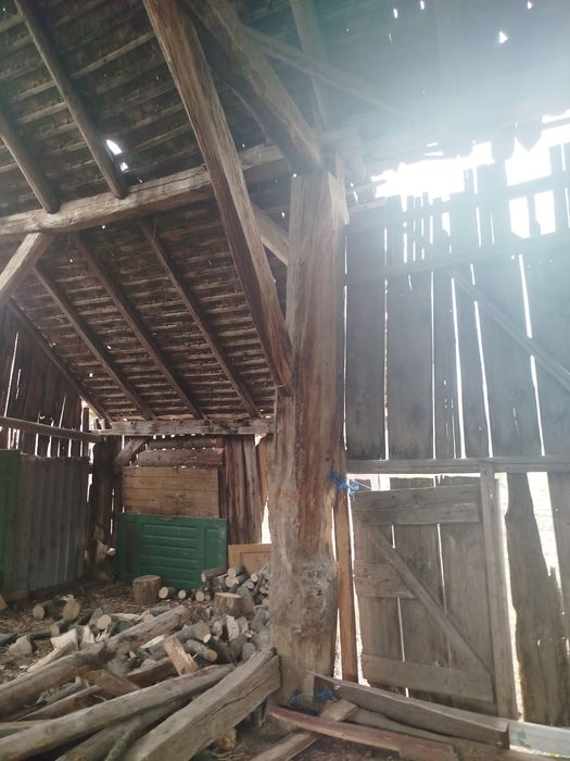 Vând sură veche 15 metri lungime 9 latime