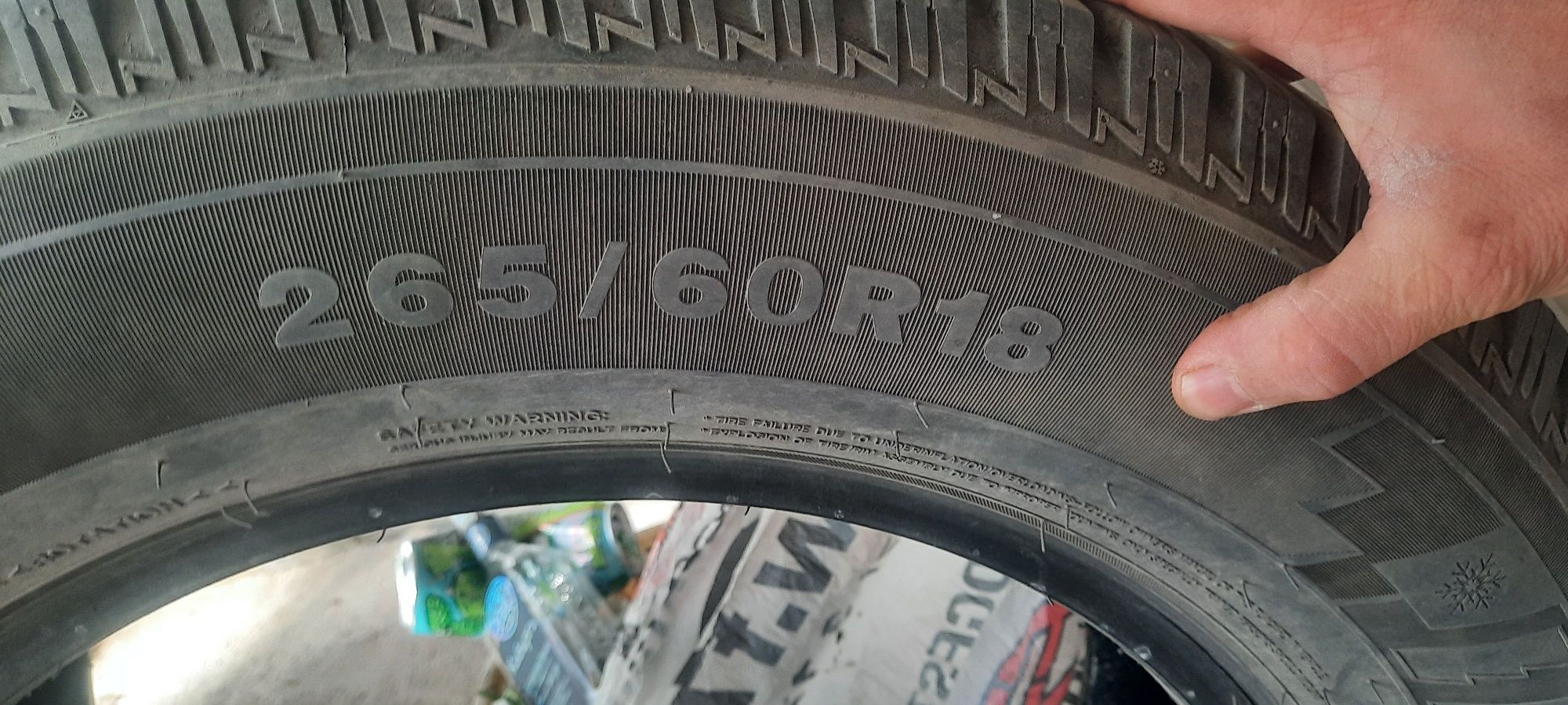 Продам зимнюю резину шипованную. Размер  265 60 R18, triangle
265 60 R