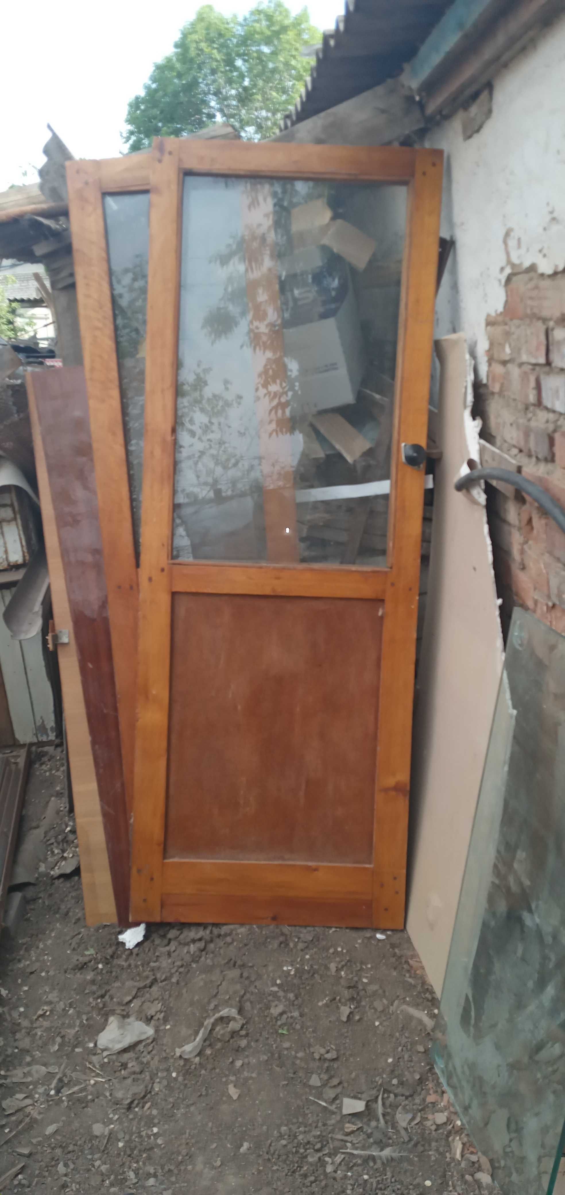 Продам  деревянные двери  5000 тенге.