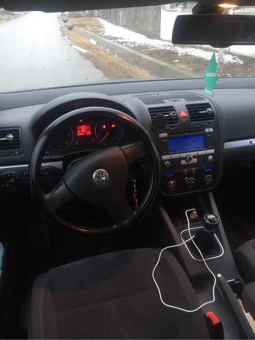 SCHIMB CU CEVA MAI NOU Vw jetta Euro 4 An2007 /19Tdi 105