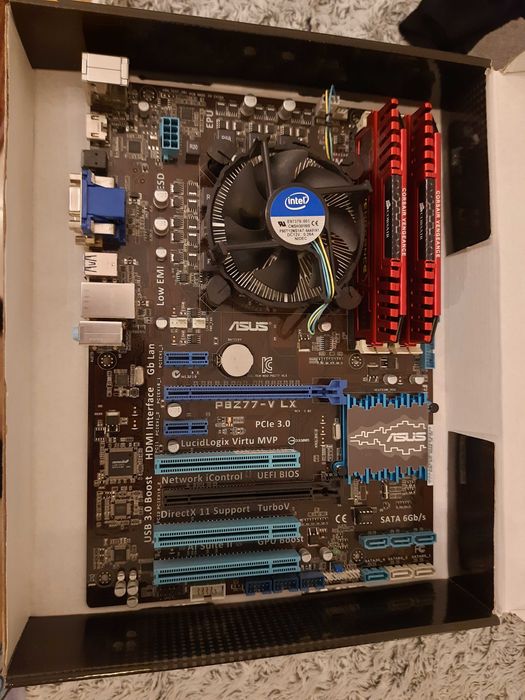 Vând kit placă de bază + procesor + RAM