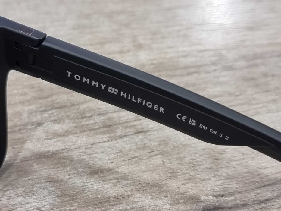 TOMMY HILFIGER Cлънчеви очила