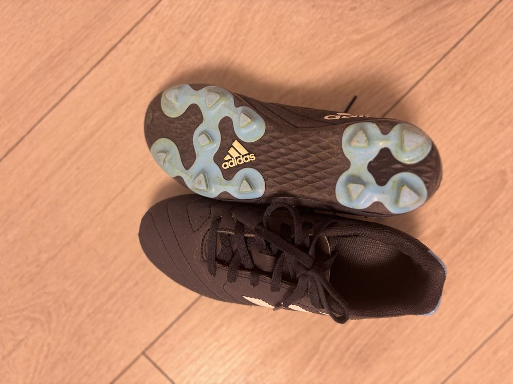 Pantofi sport, Adidas