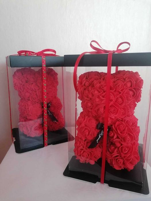 Мече от рози в различни цветове