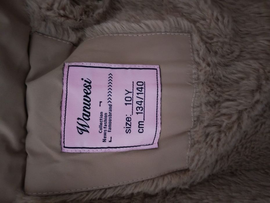 Vand geacă damă ,nouă și groasă