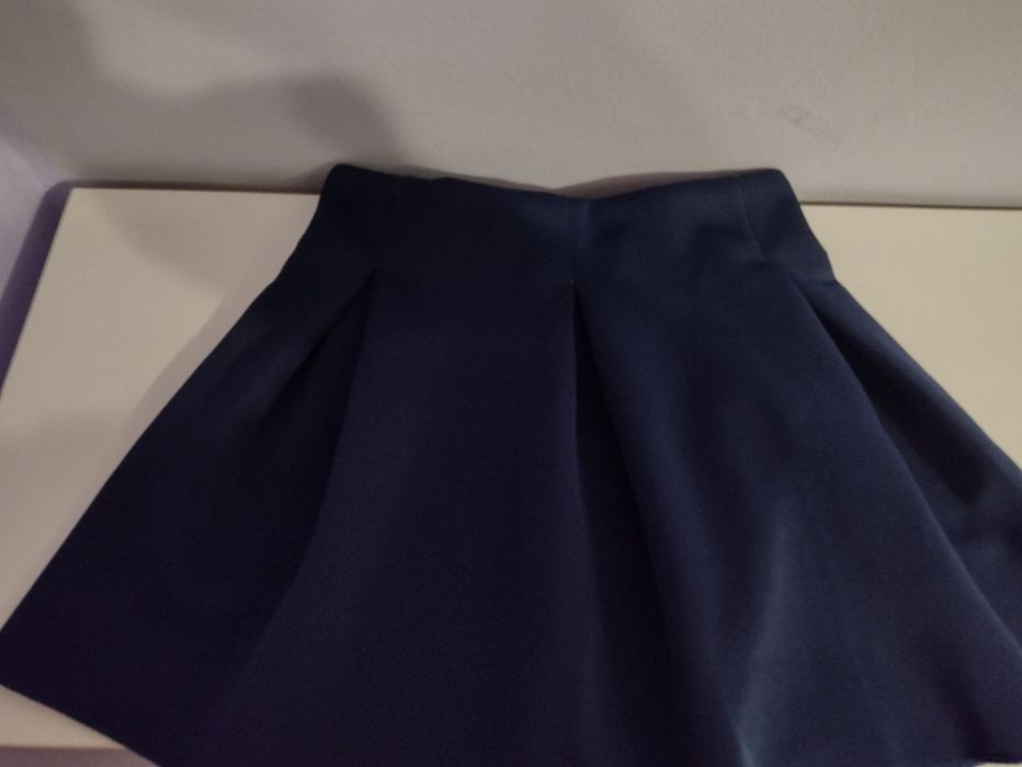 Дамска тъмно синя пола с плохи