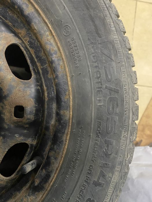 Продавам зимни гуми с джанти за Шкода Фабия