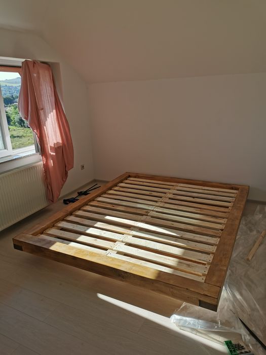 Pat din grinzi cu 2 noptiere