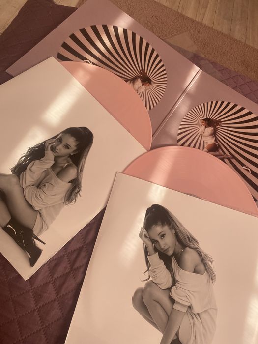 Ariana Grande , Beyoncè, Christina Aguilera Vinyls