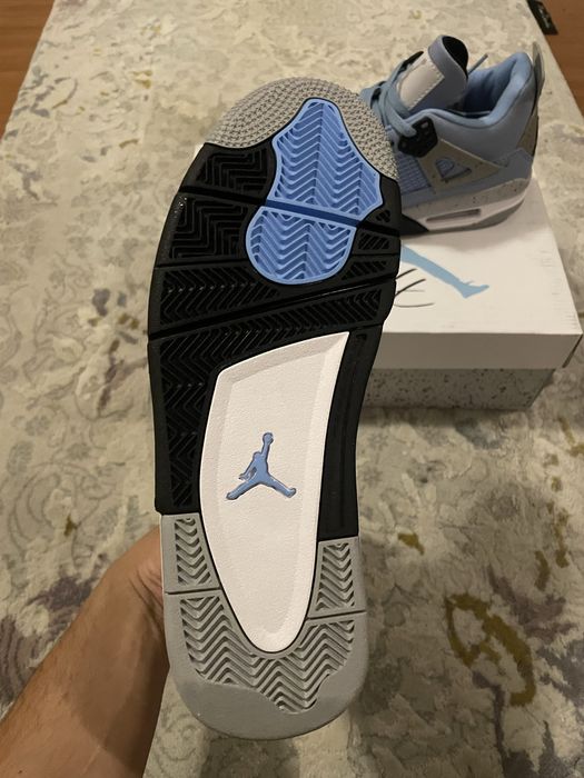 Jordan 4 University Blue