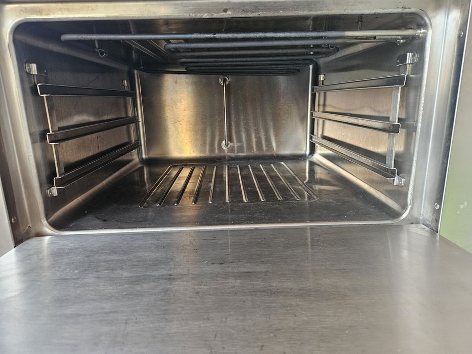 1.Електрическа фурна втора употреба със 6 броя котлона