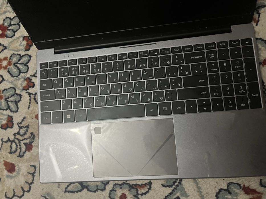 Ноутбук neiro новыи