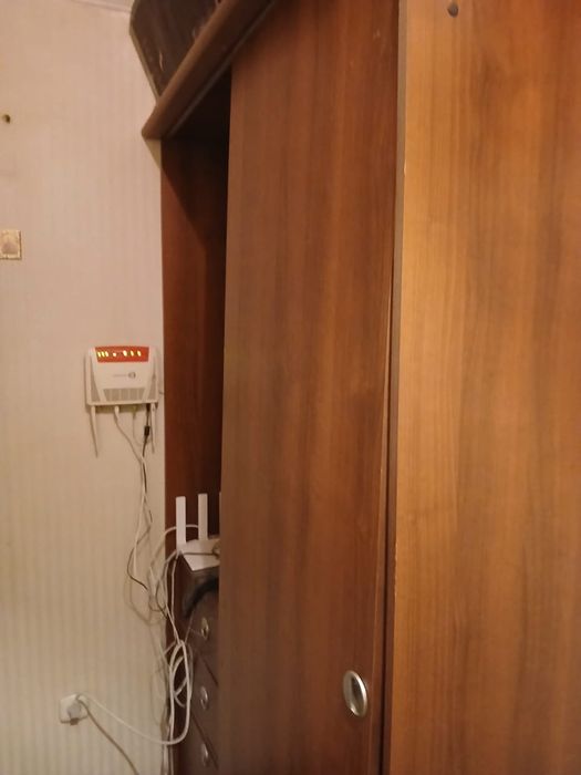СРОЧНО ПРОДАМ ШКАФ КУПЕ Длина 1,20 высота 2,10