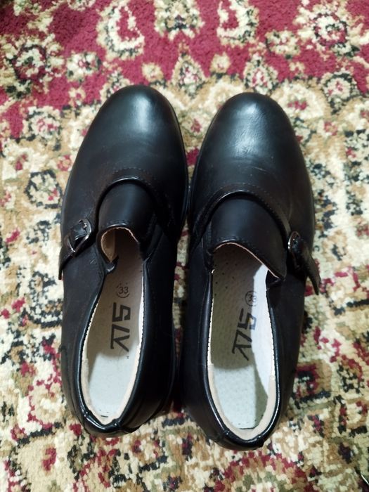 Продам туфли для мальчика размер 33, кожа