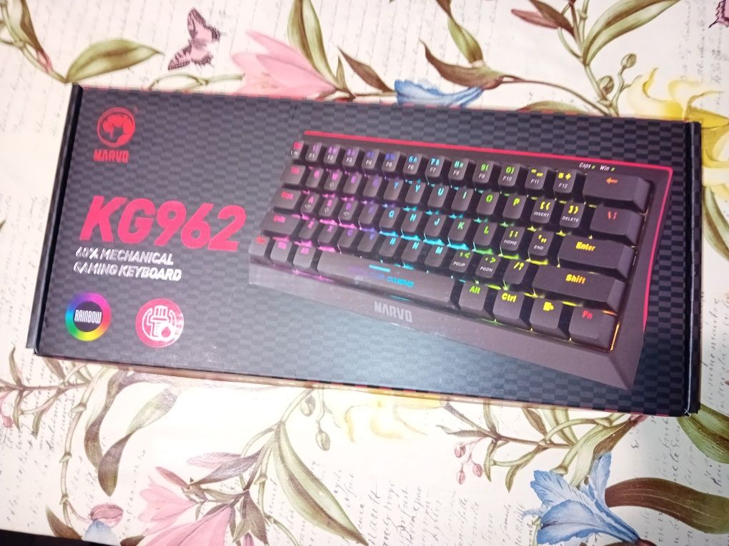 Геймарска механична RGB клавиатура Marvo KG962!