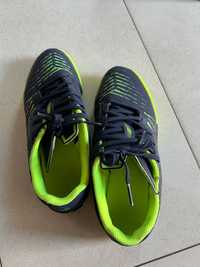 Pantofi fotbal 33