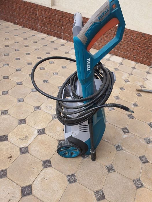 Карчер аппарат  срочно продаётся