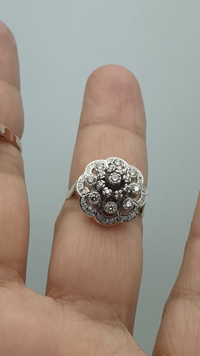 Московский бриллиантовый Кольцо 585пробы 19размер 6.23грам
По вопросу