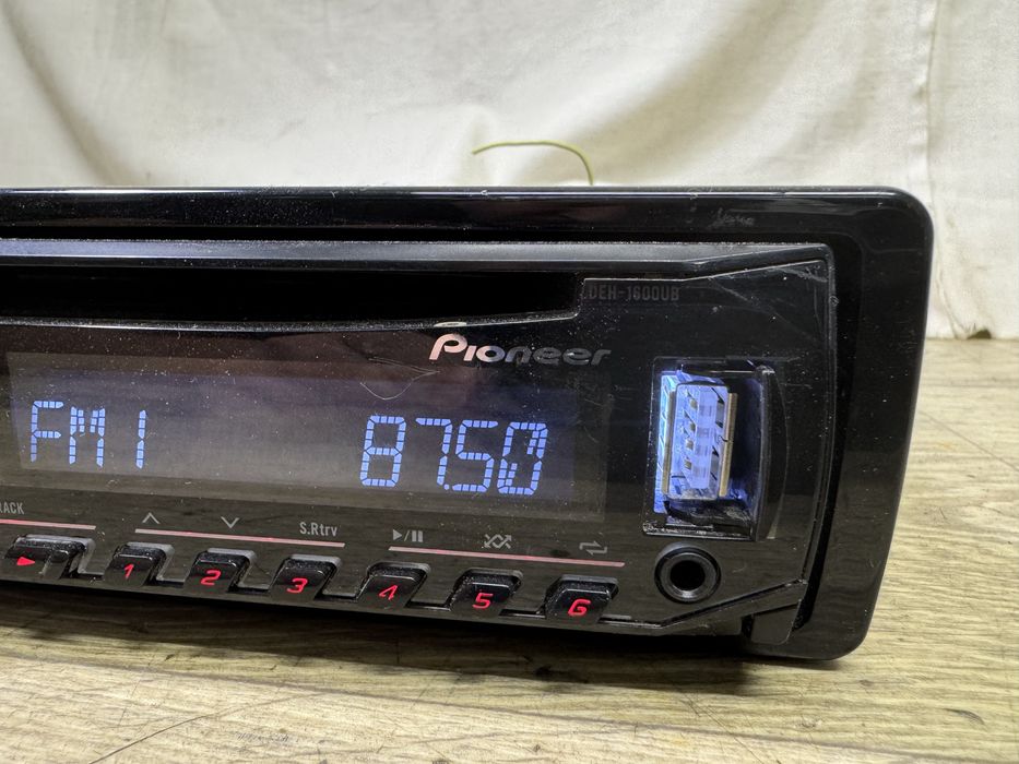 Pioneer DEH-1600ub