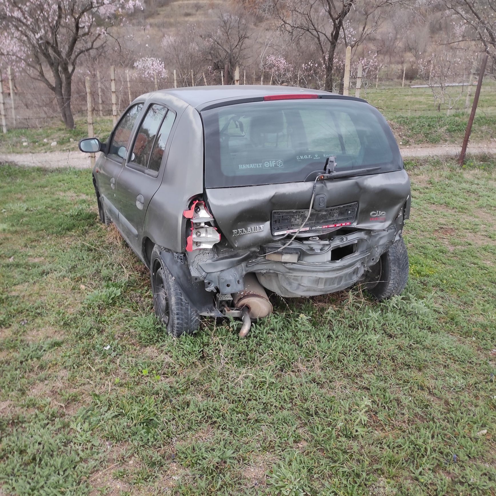 Renault Clio 1.9D на части