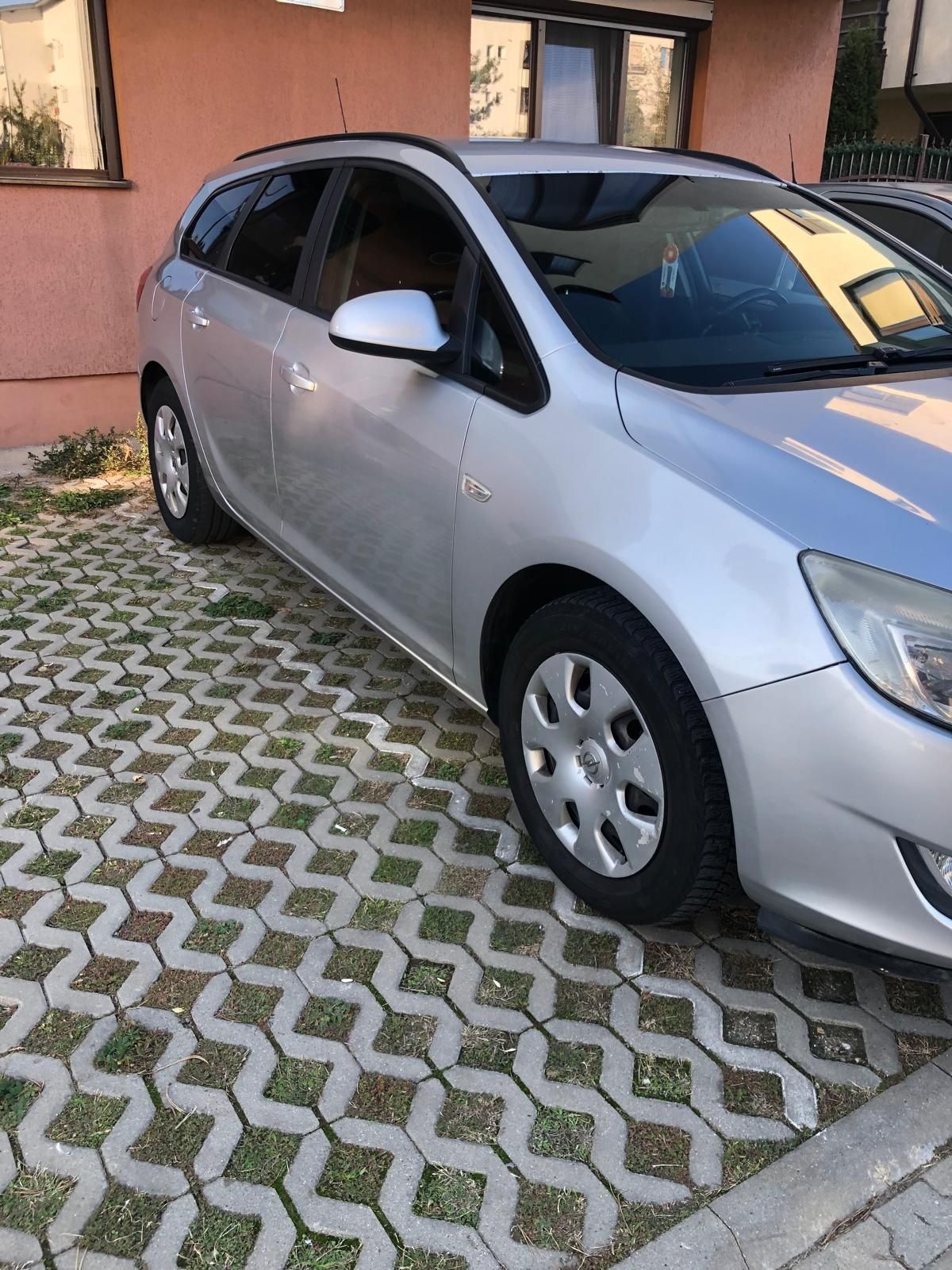 Opel Astra j 1.7 cdti 2011