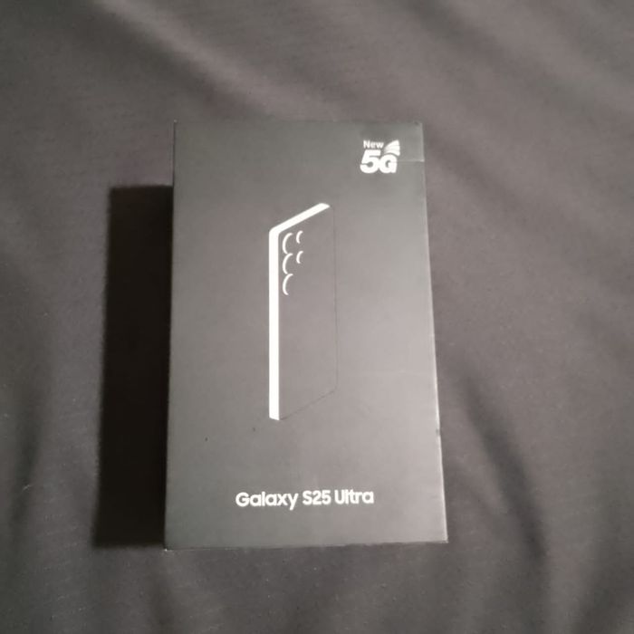 Продаю samsung Galaxy s25 ultra mini совсем новый