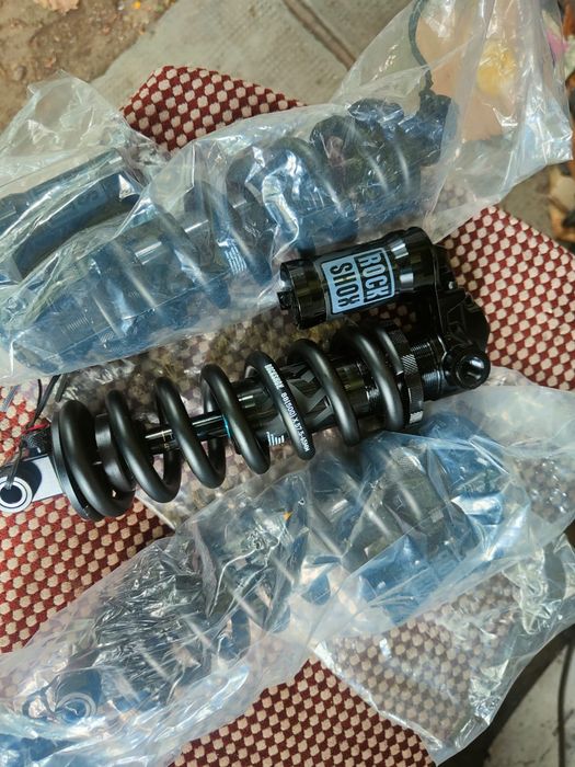Suspensie Rockshox Superdeluxe select