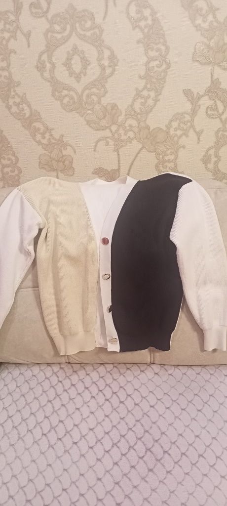 Продам женскую кофту