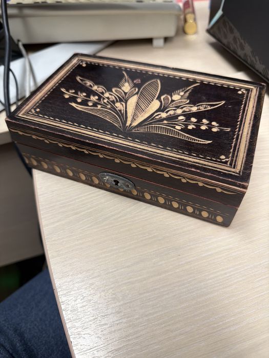 Cutie dreptunghiulara Sculptata din Lemn 18x11x6