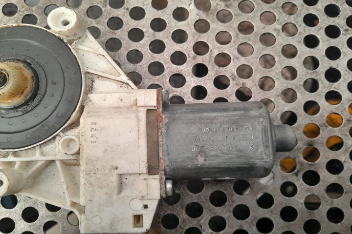 Motoras macara geam fata stanga 996624101 BMW Seria 1 E87 [2004 - 200