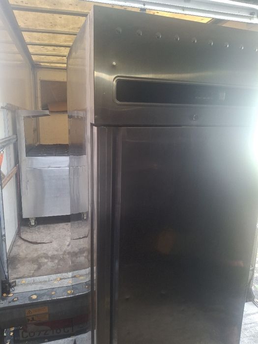 Хладилник професионален средно температурнен