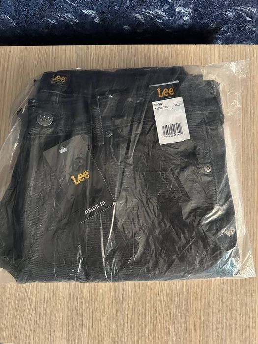 Джинсы Lee taper fit р 35/32