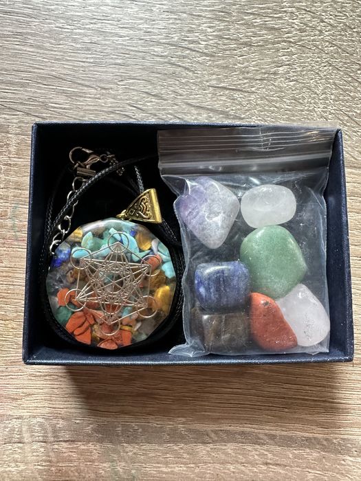 8 bucati set cristale + lantisor