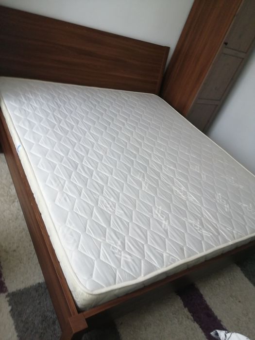 Pat ikea cu saltea 180/200